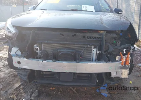 2018 Kia Niro Plug-In Hybrid Ex Premium z USA, uszkodzony, nr VIN KNDCC3LD2J5186942